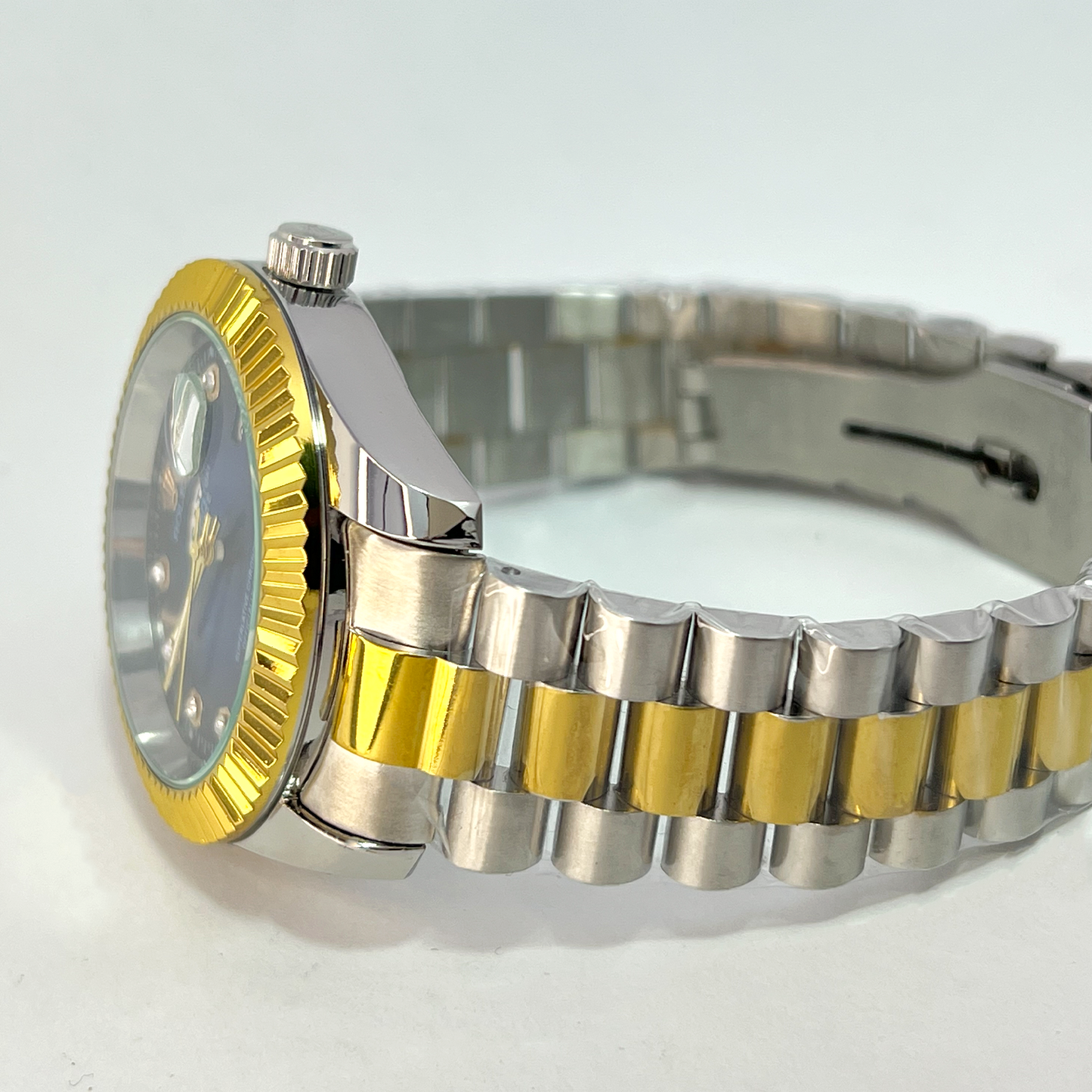 Rolex Style Two-Tone Blue Dial Watch – Day-Date Edition (Model: RX-DD02-BLU)